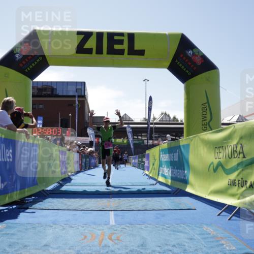 09.08.2026 - GEWOBA Citytriathlon Bremen Yannick Fuchs http://msf.ph/oto/9945451 09.08.2026 14:24:26 Ziel 807, 852, 1015, 1015 meine-sportfotos.de