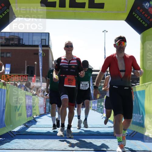 09.08.2026 - GEWOBA Citytriathlon Bremen Yannick Fuchs http://msf.ph/oto/9945477 09.08.2026 14:24:32 Ziel 807, 852, 857, 1136 meine-sportfotos.de