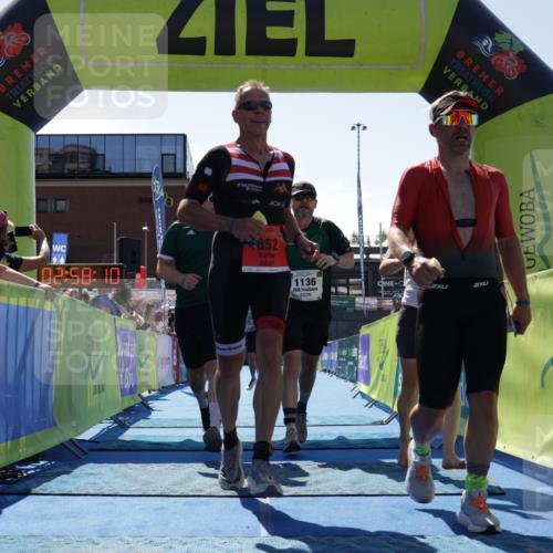 09.08.2026 - GEWOBA Citytriathlon Bremen Yannick Fuchs http://msf.ph/oto/9945479 09.08.2026 14:24:32 Ziel 807, 852, 857, 1136 meine-sportfotos.de