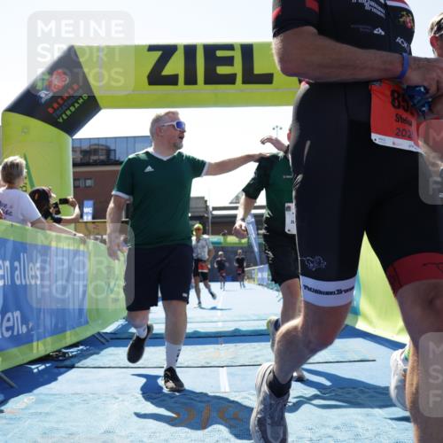 09.08.2026 - GEWOBA Citytriathlon Bremen Yannick Fuchs http://msf.ph/oto/9945484 09.08.2026 14:24:33 Ziel 807, 852, 857, 1136 meine-sportfotos.de