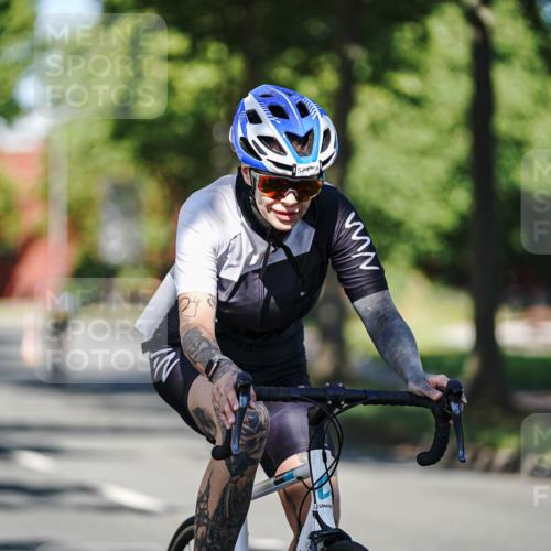 09.08.2026 - GEWOBA Citytriathlon Bremen Michael Burmester http://msf.ph/oto/9945485 09.08.2026 10:42:08 Radfahren 291, 301, 358, 376, 415, 524 meine-sportfotos.de