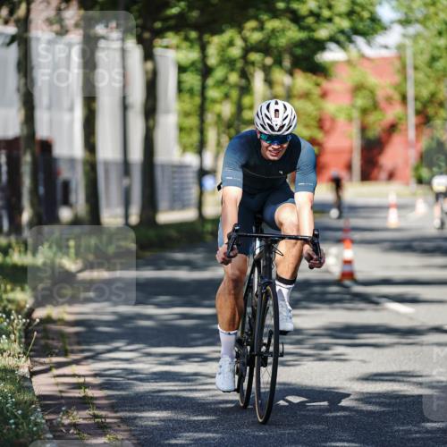 09.08.2026 - GEWOBA Citytriathlon Bremen Michael Burmester http://msf.ph/oto/9945491 09.08.2026 10:42:10 Radfahren 286, 291, 301, 358, 376, 415, 524 meine-sportfotos.de
