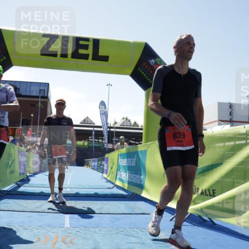 09.08.2026 - GEWOBA Citytriathlon Bremen Yannick Fuchs http://msf.ph/oto/9945502 09.08.2026 14:24:41 Ziel 839, 872, 954 meine-sportfotos.de