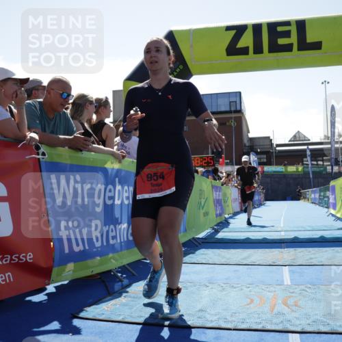 09.08.2026 - GEWOBA Citytriathlon Bremen Yannick Fuchs http://msf.ph/oto/9945510 09.08.2026 14:24:47 Ziel 824, 954 meine-sportfotos.de