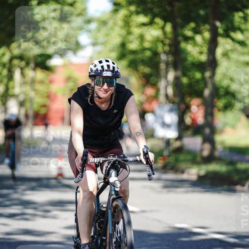 09.08.2026 - GEWOBA Citytriathlon Bremen Michael Burmester http://msf.ph/oto/9945511 09.08.2026 10:42:26 Radfahren 286, 297, 301, 322, 422, 475 meine-sportfotos.de
