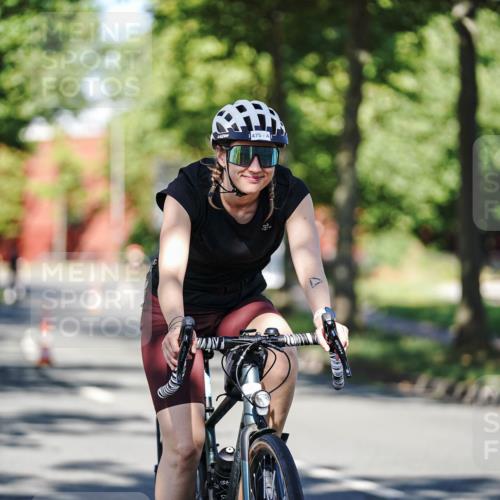 09.08.2026 - GEWOBA Citytriathlon Bremen Michael Burmester http://msf.ph/oto/9945514 09.08.2026 10:42:26 Radfahren 286, 297, 301, 322, 422, 475 meine-sportfotos.de