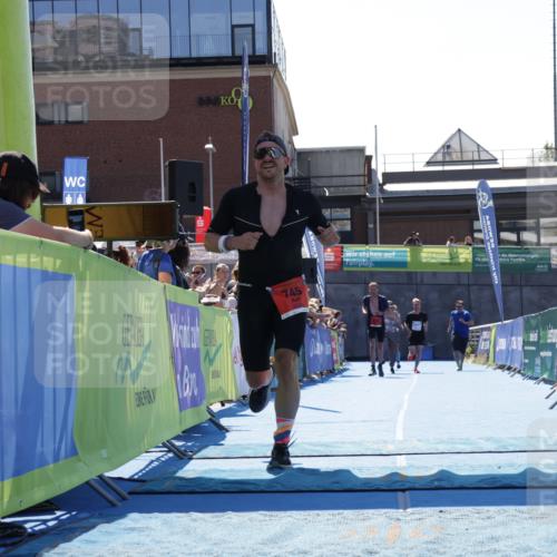 09.08.2026 - GEWOBA Citytriathlon Bremen Yannick Fuchs http://msf.ph/oto/9945521 09.08.2026 14:25:01 Ziel 745 meine-sportfotos.de
