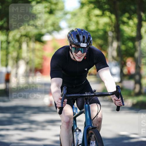 09.08.2026 - GEWOBA Citytriathlon Bremen Michael Burmester http://msf.ph/oto/9945529 09.08.2026 10:42:36 Radfahren 199, 297, 322, 422 meine-sportfotos.de