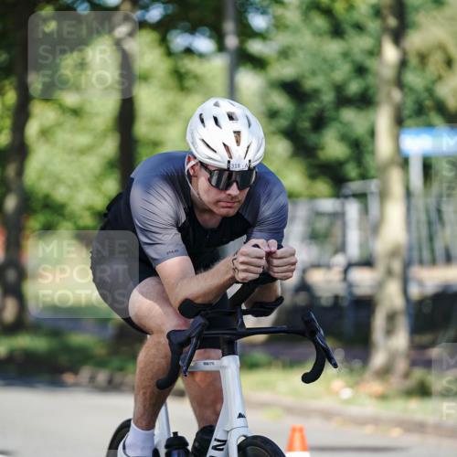 09.08.2026 - GEWOBA Citytriathlon Bremen Michael Burmester http://msf.ph/oto/9945554 09.08.2026 10:42:51 Radfahren 318, 323, 529 meine-sportfotos.de