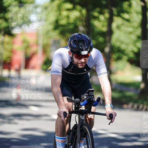 09.08.2026 - GEWOBA Citytriathlon Bremen Michael Burmester http://msf.ph/oto/9945587 09.08.2026 10:43:12 Radfahren 321, 389, 393, 427 meine-sportfotos.de