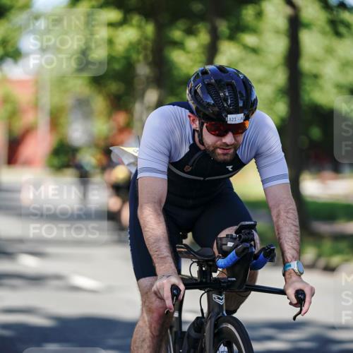 09.08.2026 - GEWOBA Citytriathlon Bremen Michael Burmester http://msf.ph/oto/9945590 09.08.2026 10:43:12 Radfahren 321, 389, 393, 427 meine-sportfotos.de