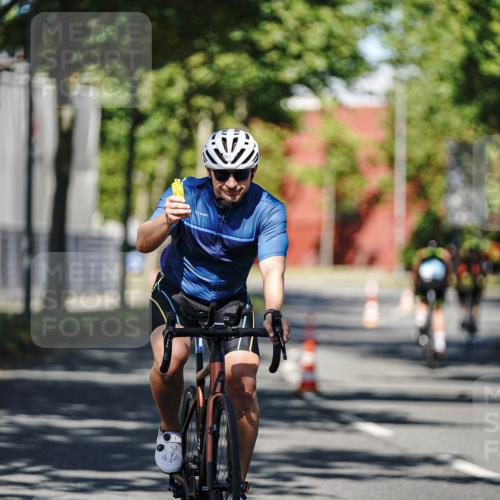09.08.2026 - GEWOBA Citytriathlon Bremen Michael Burmester http://msf.ph/oto/9945688 09.08.2026 10:44:17 Radfahren 383 meine-sportfotos.de