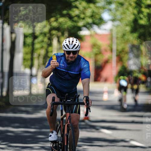 09.08.2026 - GEWOBA Citytriathlon Bremen Michael Burmester http://msf.ph/oto/9945691 09.08.2026 10:44:17 Radfahren 383 meine-sportfotos.de