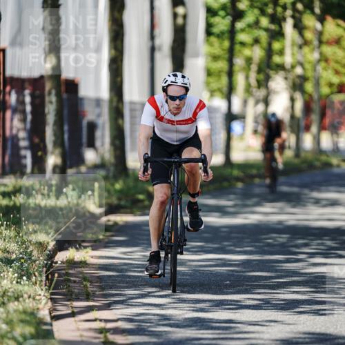 09.08.2026 - GEWOBA Citytriathlon Bremen Michael Burmester http://msf.ph/oto/9945698 09.08.2026 10:44:34 Radfahren 345, 523 meine-sportfotos.de