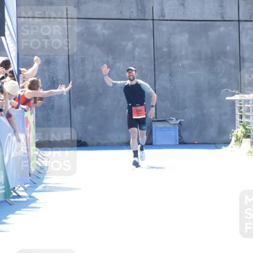 09.08.2026 - GEWOBA Citytriathlon Bremen Yannick Fuchs http://msf.ph/oto/9945705 09.08.2026 14:27:52 Ziel  meine-sportfotos.de