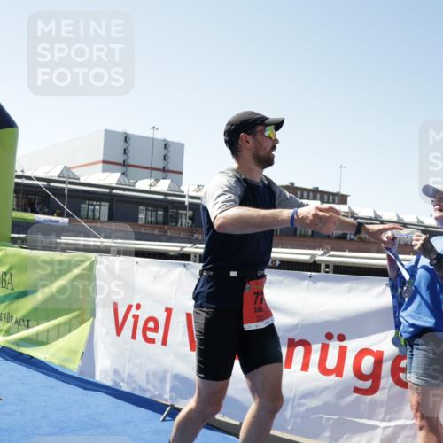 09.08.2026 - GEWOBA Citytriathlon Bremen Yannick Fuchs http://msf.ph/oto/9945729 09.08.2026 14:28:03 Ziel 726 meine-sportfotos.de