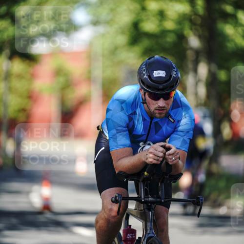 09.08.2026 - GEWOBA Citytriathlon Bremen Michael Burmester http://msf.ph/oto/9945741 09.08.2026 10:44:58 Radfahren 59, 221, 231, 342, 391, 395, 398, 519 meine-sportfotos.de