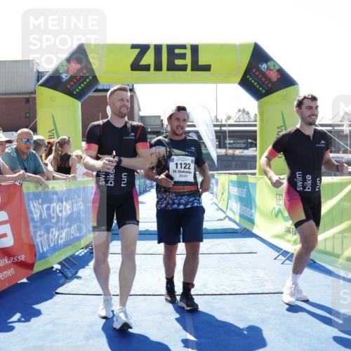 09.08.2026 - GEWOBA Citytriathlon Bremen Yannick Fuchs http://msf.ph/oto/9945752 09.08.2026 14:28:23 Ziel 1122 meine-sportfotos.de