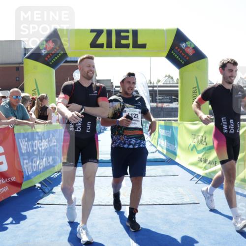 09.08.2026 - GEWOBA Citytriathlon Bremen Yannick Fuchs http://msf.ph/oto/9945754 09.08.2026 14:28:23 Ziel 1122 meine-sportfotos.de