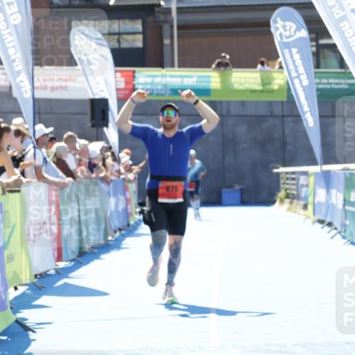 09.08.2026 - GEWOBA Citytriathlon Bremen Yannick Fuchs http://msf.ph/oto/9945758 09.08.2026 14:28:31 Ziel 876 meine-sportfotos.de