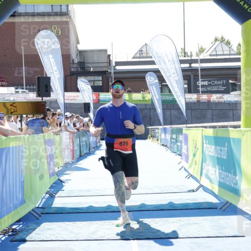 09.08.2026 - GEWOBA Citytriathlon Bremen Yannick Fuchs http://msf.ph/oto/9945765 09.08.2026 14:28:33 Ziel 876 meine-sportfotos.de