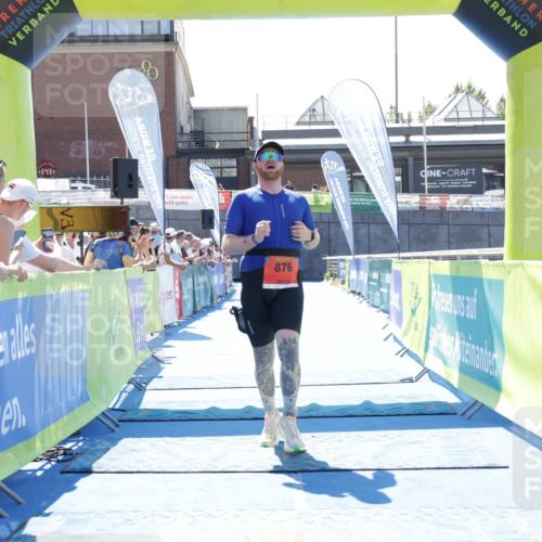 09.08.2026 - GEWOBA Citytriathlon Bremen Yannick Fuchs http://msf.ph/oto/9945766 09.08.2026 14:28:34 Ziel 876 meine-sportfotos.de
