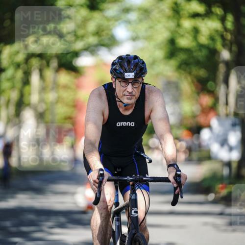 09.08.2026 - GEWOBA Citytriathlon Bremen Michael Burmester http://msf.ph/oto/9945770 09.08.2026 10:45:46 Radfahren 355, 400, 465, 528 meine-sportfotos.de