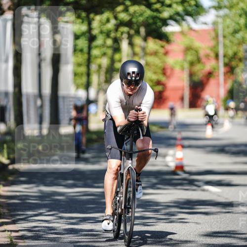 09.08.2026 - GEWOBA Citytriathlon Bremen Michael Burmester http://msf.ph/oto/9945772 09.08.2026 10:45:47 Radfahren 355, 400, 465, 528 meine-sportfotos.de
