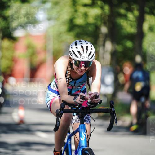 09.08.2026 - GEWOBA Citytriathlon Bremen Michael Burmester http://msf.ph/oto/9945779 09.08.2026 10:45:51 Radfahren 355, 400, 465, 478, 528 meine-sportfotos.de