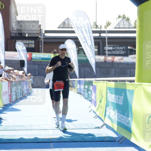 09.08.2026 - GEWOBA Citytriathlon Bremen Yannick Fuchs http://msf.ph/oto/9945783 09.08.2026 14:28:59 Ziel 593, 813 meine-sportfotos.de