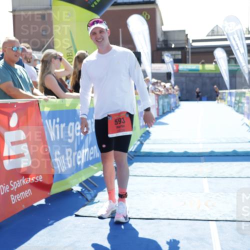 09.08.2026 - GEWOBA Citytriathlon Bremen Yannick Fuchs http://msf.ph/oto/9945799 09.08.2026 14:29:04 Ziel 593, 813 meine-sportfotos.de