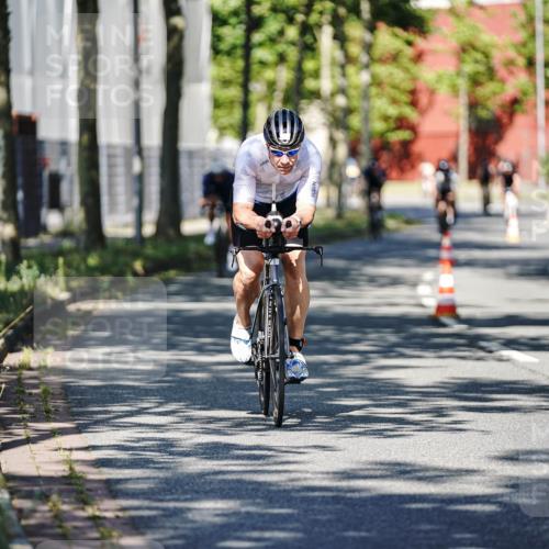 09.08.2026 - GEWOBA Citytriathlon Bremen Michael Burmester http://msf.ph/oto/9945805 09.08.2026 10:46:11 Radfahren 325, 339, 366, 379, 407, 408 meine-sportfotos.de