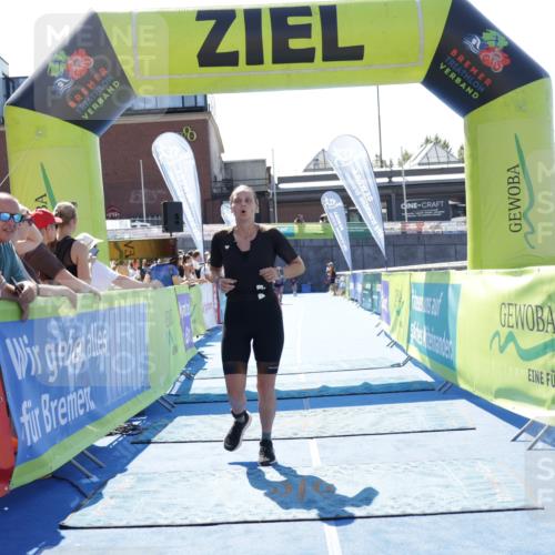 09.08.2026 - GEWOBA Citytriathlon Bremen Yannick Fuchs http://msf.ph/oto/9945806 09.08.2026 14:29:15 Ziel 945 meine-sportfotos.de