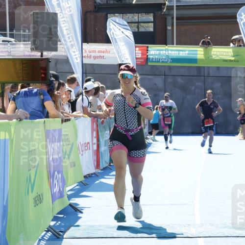 09.08.2026 - GEWOBA Citytriathlon Bremen Yannick Fuchs http://msf.ph/oto/9945810 09.08.2026 14:29:21 Ziel 953 meine-sportfotos.de
