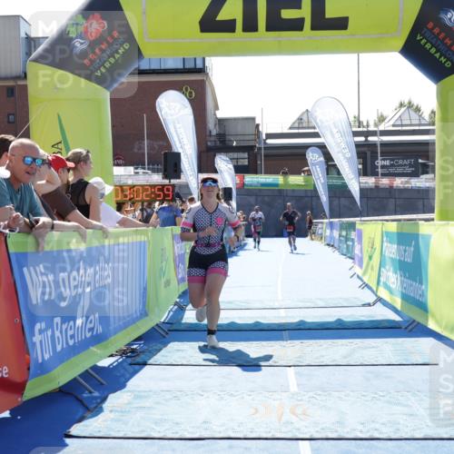 09.08.2026 - GEWOBA Citytriathlon Bremen Yannick Fuchs http://msf.ph/oto/9945813 09.08.2026 14:29:22 Ziel 953 meine-sportfotos.de