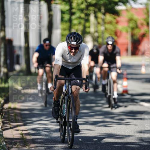 09.08.2026 - GEWOBA Citytriathlon Bremen Michael Burmester http://msf.ph/oto/9945825 09.08.2026 10:46:17 Radfahren 325, 328, 332, 343, 364, 366, 379, 407, 408, 502 meine-sportfotos.de