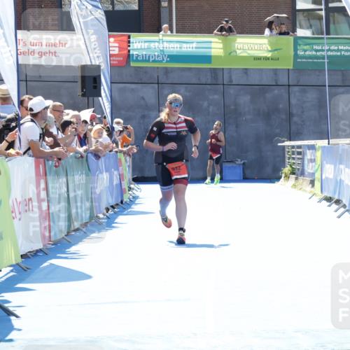 09.08.2026 - GEWOBA Citytriathlon Bremen Yannick Fuchs http://msf.ph/oto/9945881 09.08.2026 14:29:54 Ziel 932 meine-sportfotos.de