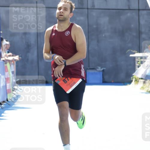 09.08.2026 - GEWOBA Citytriathlon Bremen Yannick Fuchs http://msf.ph/oto/9945891 09.08.2026 14:30:03 Ziel 877, 932 meine-sportfotos.de