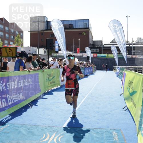 09.08.2026 - GEWOBA Citytriathlon Bremen Yannick Fuchs http://msf.ph/oto/9945997 09.08.2026 14:32:14 Ziel 933 meine-sportfotos.de