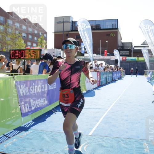 09.08.2026 - GEWOBA Citytriathlon Bremen Yannick Fuchs http://msf.ph/oto/9946003 09.08.2026 14:32:14 Ziel 933 meine-sportfotos.de