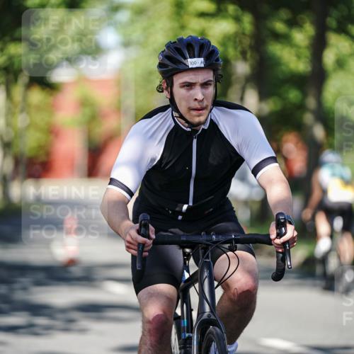 09.08.2026 - GEWOBA Citytriathlon Bremen Michael Burmester http://msf.ph/oto/9946004 09.08.2026 10:48:03 Radfahren 25, 177, 300, 327, 363, 396 meine-sportfotos.de