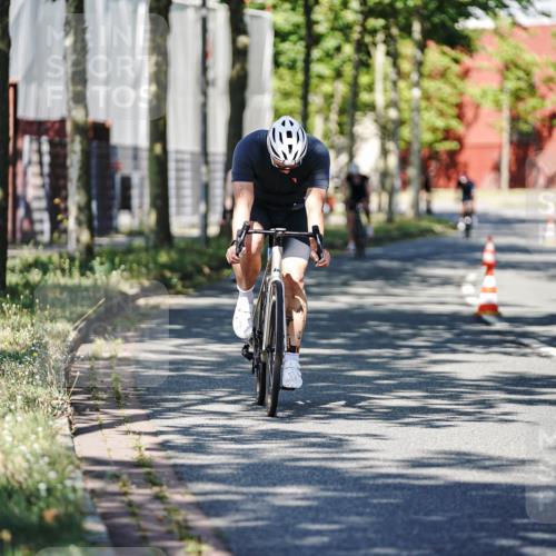 09.08.2026 - GEWOBA Citytriathlon Bremen Michael Burmester http://msf.ph/oto/9946007 09.08.2026 10:48:13 Radfahren 177, 239, 300, 312, 327, 356, 520 meine-sportfotos.de