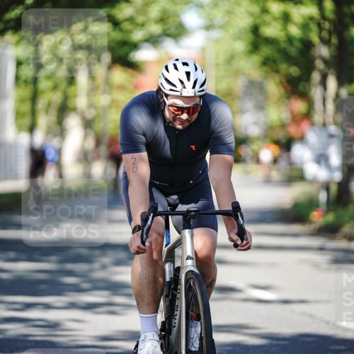 09.08.2026 - GEWOBA Citytriathlon Bremen Michael Burmester http://msf.ph/oto/9946011 09.08.2026 10:48:14 Radfahren 177, 239, 300, 312, 327, 356, 520 meine-sportfotos.de