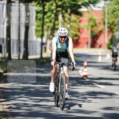 09.08.2026 - GEWOBA Citytriathlon Bremen Michael Burmester http://msf.ph/oto/9946046 09.08.2026 10:48:45 Radfahren 213, 289, 394, 405, 472 meine-sportfotos.de