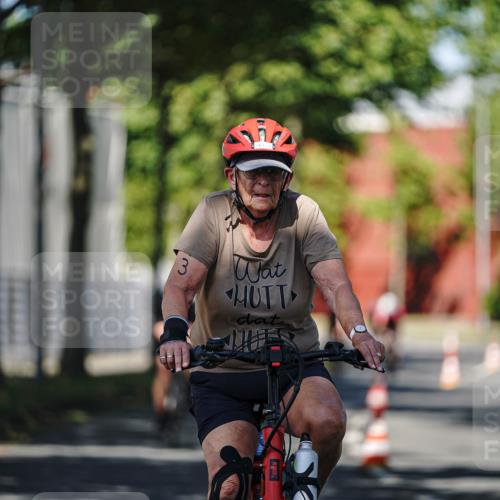 09.08.2026 - GEWOBA Citytriathlon Bremen Michael Burmester http://msf.ph/oto/9946053 09.08.2026 10:49:11 Radfahren 294, 388, 430, 497 meine-sportfotos.de