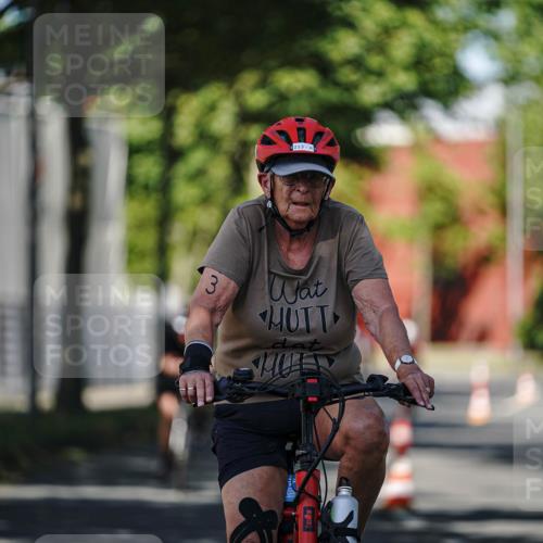 09.08.2026 - GEWOBA Citytriathlon Bremen Michael Burmester http://msf.ph/oto/9946054 09.08.2026 10:49:11 Radfahren 294, 388, 430, 497 meine-sportfotos.de