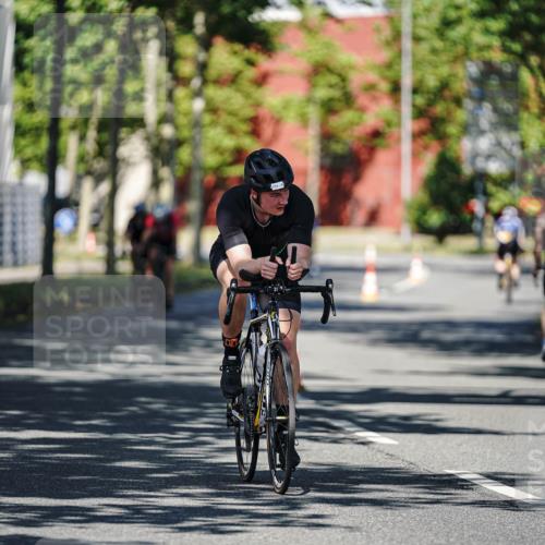 09.08.2026 - GEWOBA Citytriathlon Bremen Michael Burmester http://msf.ph/oto/9946055 09.08.2026 10:49:13 Radfahren 294, 388, 430, 497 meine-sportfotos.de