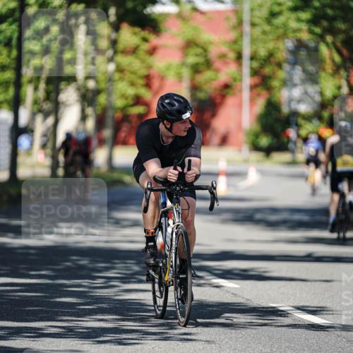 09.08.2026 - GEWOBA Citytriathlon Bremen Michael Burmester http://msf.ph/oto/9946056 09.08.2026 10:49:13 Radfahren 294, 388, 430, 497 meine-sportfotos.de