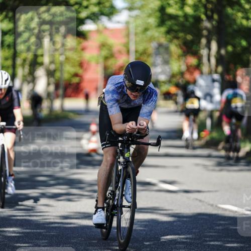 09.08.2026 - GEWOBA Citytriathlon Bremen Michael Burmester http://msf.ph/oto/9946064 09.08.2026 10:49:22 Radfahren 294, 320, 413, 430, 454, 497 meine-sportfotos.de