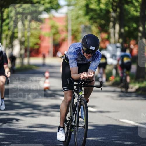09.08.2026 - GEWOBA Citytriathlon Bremen Michael Burmester http://msf.ph/oto/9946065 09.08.2026 10:49:22 Radfahren 294, 320, 413, 430, 454, 497 meine-sportfotos.de